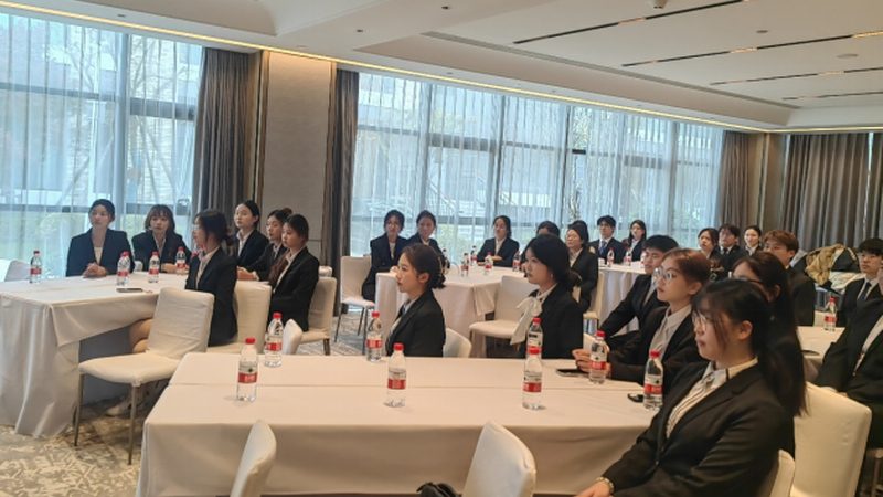 定制旅游行程：个性与风险的平衡之道